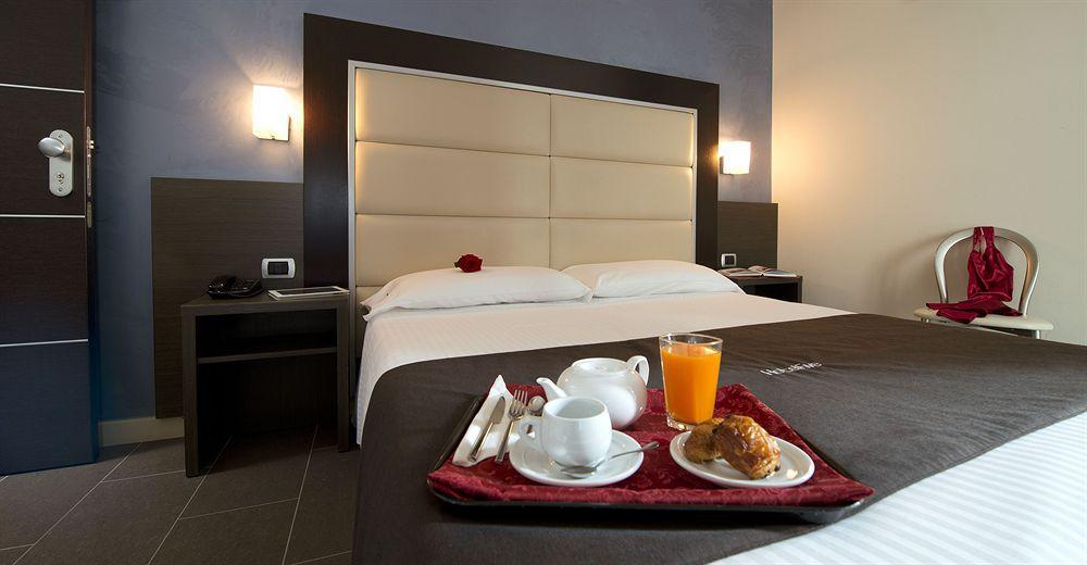 Hotel Five Milano Exterior foto