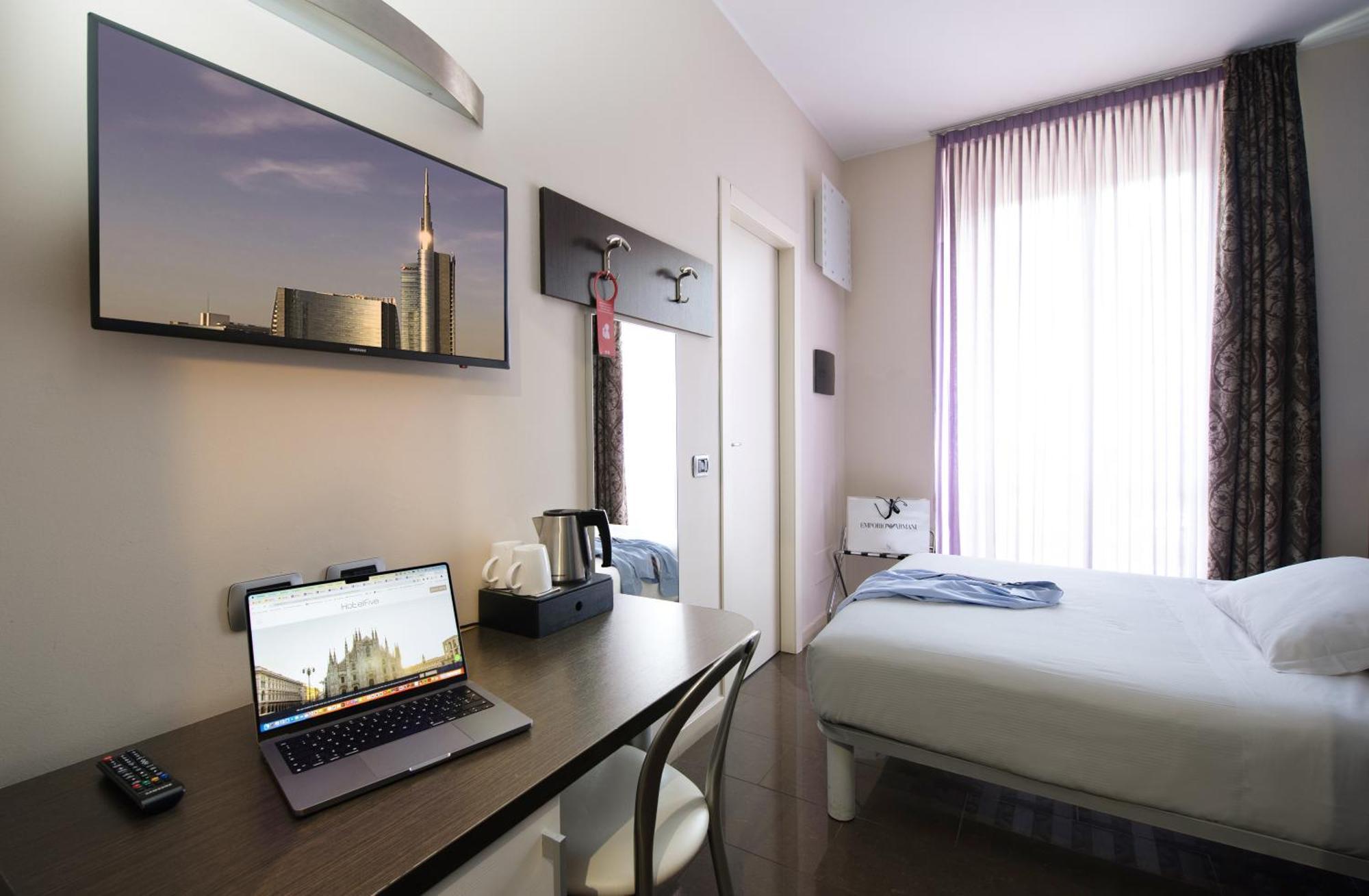 Hotel Five Milano Exterior foto